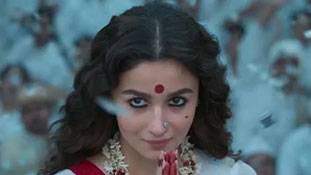 बॉलीवुड के बहाने आलिया भट्ट का विरोध करने वालों को ये बातें भी जरूर जान लेनी चाहिए!