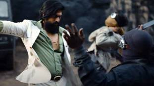 KGF 2 ट्रेलर: 'दैवीय' एक्शन-स्टंट की भरमार, यश को भारतीय सिनेमा का एंग्री यंगमैन 2.0 मान लीजिए!