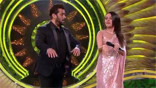 Shehnaaz Gill को भी लॉन्च करेंगे बॉलीवुड के 'गॉड फादर' सलमान खान!