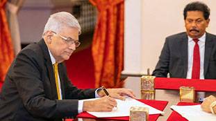 श्रीलंका के नए पीएम Ranil Wickremesinghe आखिर चुनौतियों से कैसे निपट पाएंगे? श्रीलंका के नए पीएम Ranil Wickremesinghe आखिर चुनौतियों से कैसे निपट पाएंगे?