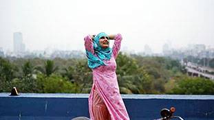 रातरानी उन महिलाओं को मूव ऑन करना सीखाती है, जिनके पति धोखा देकर उन्हें छोड़ देते हैं