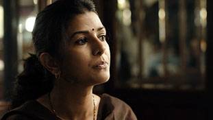 हाउसवाइफ आदर्श नहीं हो सकती, घरेलू महिला पर शर्मिंदगी और कामकाजी पर गर्व क्यों?