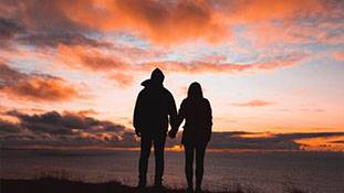 प्रयागराज में आत्महत्या करने गया कपल तो बच गया मगर प्यार डूबा और तड़प तड़प के मरा!