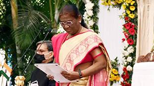 स्त्री शक्ति का रूप - जुझारू व्यक्तित्व की द्रौपदी मुर्मू