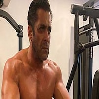 Tiger 3: सोशल मीडिया पर चाहे जितनी बॉडी दिखा लें सलमान, 'बायकॉट बॉलीवुड' से कैसे निपटेंगे? Tiger 3: सोशल मीडिया पर चाहे जितनी बॉडी दिखा लें सलमान, 'बायकॉट बॉलीवुड' से कैसे निपटेंगे?