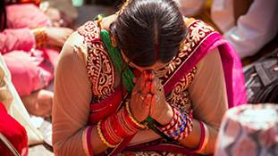 'निगेटिव फेमिनिस्ट' जान लें, तीज मुहब्बत है