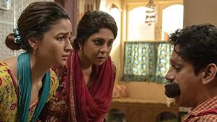 आलिया की Darlings का विरोध, आरोप- पुरुषों पर पत्नियों की हिंसा को बढ़ावा, देश ने चुप्पी साधी! आलिया की Darlings का विरोध, आरोप- पुरुषों पर पत्नियों की हिंसा को बढ़ावा, देश ने चुप्पी साधी!