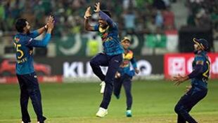 श्रीलंकाई T20 टीम ने बताया कैसे अपमान और अभाव की आग इतिहास रच देती है! श्रीलंकाई T20 टीम ने बताया कैसे अपमान और अभाव की आग इतिहास रच देती है!