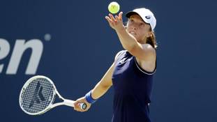 महिला खिलाड़ियों की शक्ति पर खेल संगठनों की सोच 'टेनिस गेंद' सरीखी हल्की है!