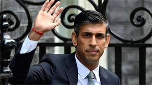 पीएम ऋषि सुनक ने सिखाया, हम कहीं भी क्यों ना चले जाएं अपनी संस्कृति नहीं छोड़नी चाहिए