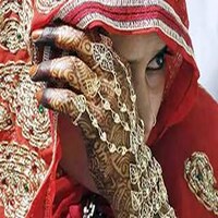 मेकअप खराब होने पर दुल्हन का थाने पहुंच जाना खलना नहीं चाहिए मेकअप खराब होने पर दुल्हन का थाने पहुंच जाना खलना नहीं चाहिए