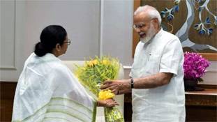 2022 जाते जाते क्यों लग रहा है जैसे ममता विपक्ष के हाथ से निकल चुकी हैं