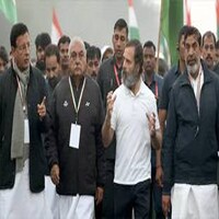 राहुल को कुछ मिले या ना मिले, पर उनकी ड्रेस ने बता दिया शारीरिक ताकत के मामले में मोदी से बीस हैं राहुल को कुछ मिले या ना मिले, पर उनकी ड्रेस ने बता दिया शारीरिक ताकत के मामले में मोदी से बीस हैं