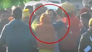 भारत जोड़ो यात्रा के दौरान राहुल गांधी की सुरक्षा में दो बार चूक भारत जोड़ो यात्रा के दौरान राहुल गांधी की सुरक्षा में दो बार चूक