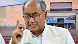 Surgical Strike: दिग्विजय सिंह से किनारा क्यों नहीं करते राहुल गांधी? Surgical Strike: दिग्विजय सिंह से किनारा क्यों नहीं करते राहुल गांधी?