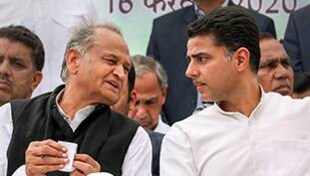 कम से कम चुनावी साल में तो राजस्थान कांग्रेस को आपसी झगड़ा मिटाना ही होगा कम से कम चुनावी साल में तो राजस्थान कांग्रेस को आपसी झगड़ा मिटाना ही होगा