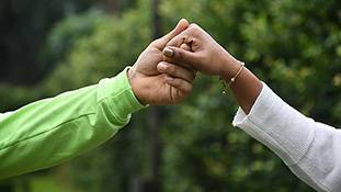 पीएम आवास योजना में मिले पैसे लेकर प्रेमियों सब भागी पत्नियां अब पतियों का इंतकाम देखेंगी?