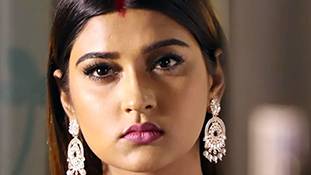 आकांक्षा दुबे जैसे लोग क्यों जीवन का साथ छोड़ देते हैं?