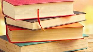 बदलते हुए व्यस्त जीवन शैली ने किताबों को दरकिनार सा कर दिया है!