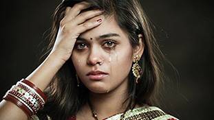 ज्यादा बोलने वाली बहू को ससुराल में इज्जत नहीं ताना क्यों मिलता है?