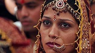 शादी के बाद किस तरह बदल जाती है लड़कियों की जिंदगी?