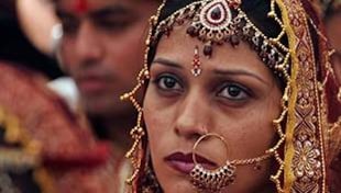 शादी के बाद किस तरह बदल जाती है लड़कियों की जिंदगी? शादी के बाद किस तरह बदल जाती है लड़कियों की जिंदगी?