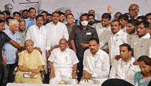 शरद पवार की पलटी हुई रोटी सिकेगी या जलेगी, ये अबूझ पहेली है शरद पवार की पलटी हुई रोटी सिकेगी या जलेगी, ये अबूझ पहेली है