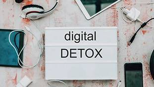 डिजिटल डिटॉक्स सेहत के लिए क्यों जरूरी है ?