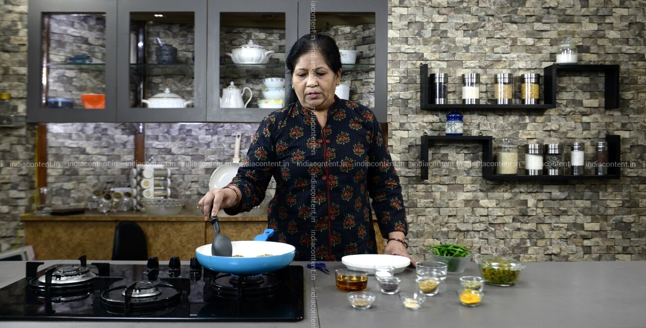 Buy Nisha Madhulika Pictures Images Photos By Chandradeep Kumar Entertainment Pictures Nisha madhulika is an indian chef and youtuber from delhi, india who is famous for her special recipes among her check out below for nisha madhulika wiki, biography, age, recipe, youtube. buy nisha madhulika pictures images