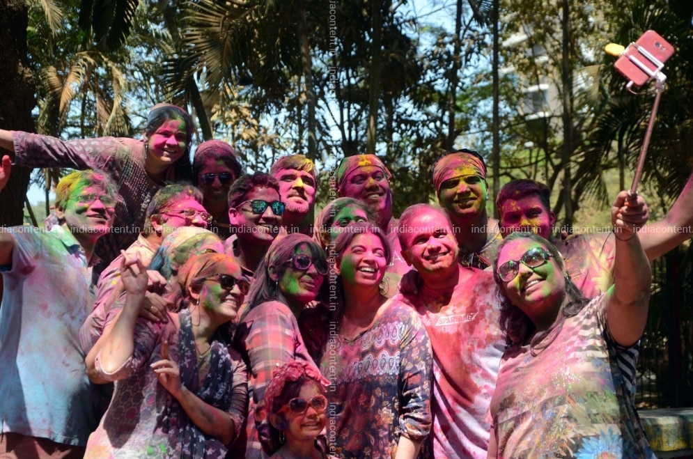 Buy Mumbai Holi Celebrations Underway In Mumbai On March 21 2019 Photo Ians Pictures Images Photos By Ians Others Pictures 14th january, thursdaymakar sankranti / pongal. buy mumbai holi celebrations underway