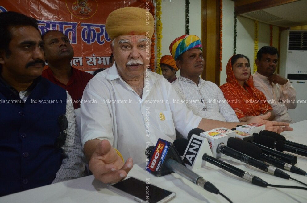 Buy Lokendra Singh Kalvi Pictures Images Photos By Pankaj Tiwari News Pictures Karni sena chief lokendra singh kalvi addresses a press conference at rajput sabha bhawan over the release of film 'padmaavat', in jaipur. india content