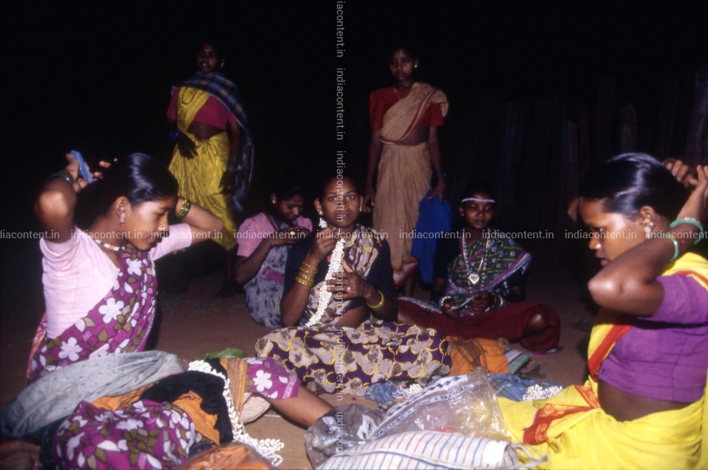 Buy Muria Tribe Girls Decorating Themselves With Flowers Before Entering The Ghotul In Bastar Pictures Images Photos By Sondeep Shankar Archival Pictures Fixed departure tour from february 16, 2020.