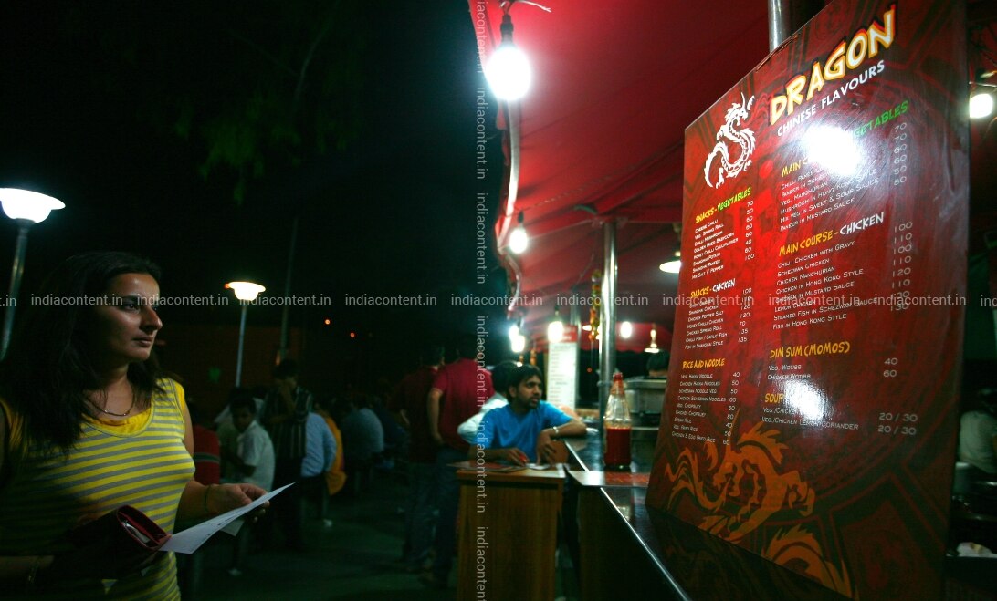 Buy Night Street Food Pictures Images Photos By Reuben Singh Business Economy Pictures Also, a variety of vegetables, onions and bell peppers are added. indiacontent