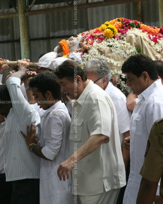 Buy Funeral Procession of Veteran Bollywood actor Shammi Kapoor Pictures, Images, Photos By