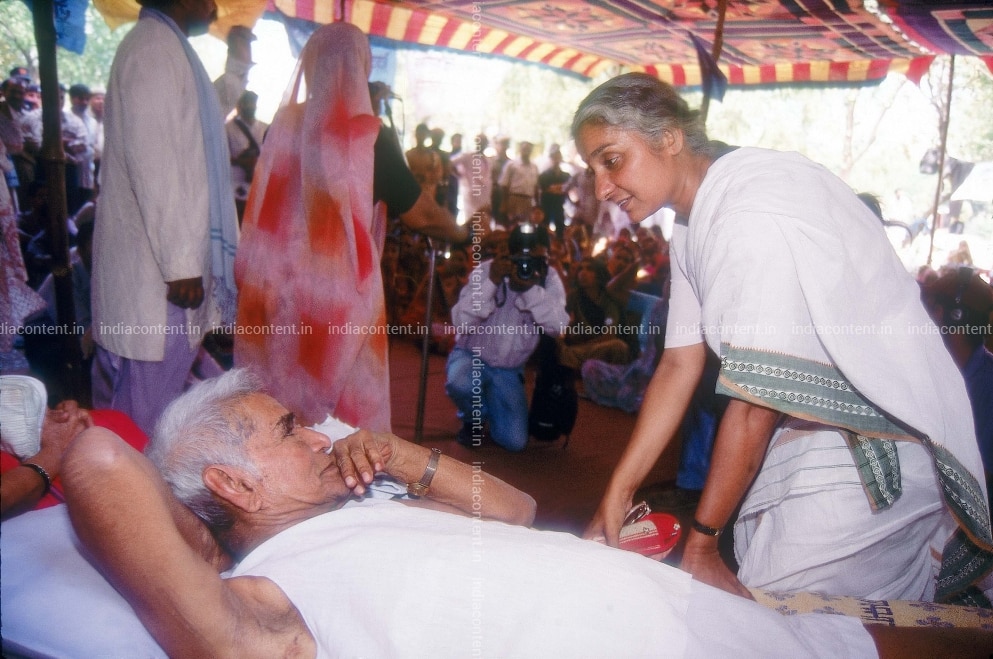 Buy Baba Amte Pictures Images Photos By India Today Archival Pictures Baba amte was a social reformer, activist and worker who famously know for his work for rehabilitation, women empowerment and empowerment for people who were suffering from leprosy. buy baba amte pictures images photos