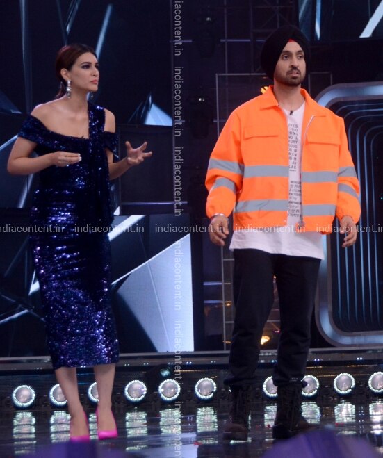 Buy Kriti Sanon And Diljit Dosanjh During Promotions Of Film Arjun Patiala Pictures Images Photos By Milind Shelte Entertainment Pictures Watch online dance india dance series in high quality for free. kriti sanon and diljit dosanjh during