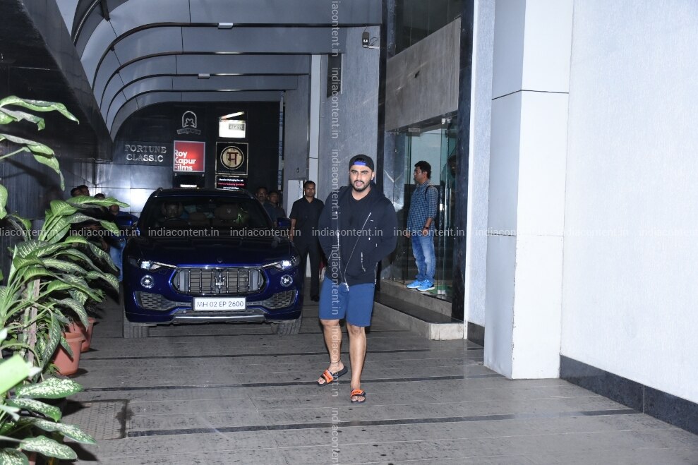 Buy Mumbai Actor Arjun Kapoor Seen At Filmmaker Ashutosh Gowarikers Office At Bandra In Mumbai On Nov 4 2019 Photo Ians Pictures Images Photos By Ians Entertainment Pictures Actor arjun kapoor contact details.