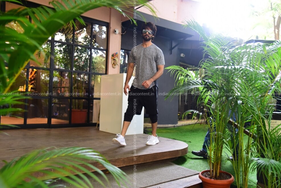 Buy Mumbai Actor Shahid Kapoor Seen At Bandra In Mumbai On Nov 9 2019 Photo Ians Pictures Images Photos By Ians Entertainment Pictures indiacontent