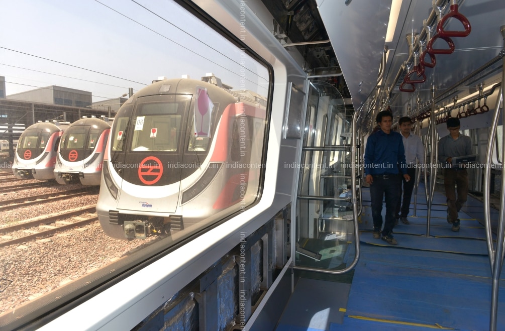 Buy Delhi Metros new Hyundai Rotem train Pictures, Images, Photos By K ...