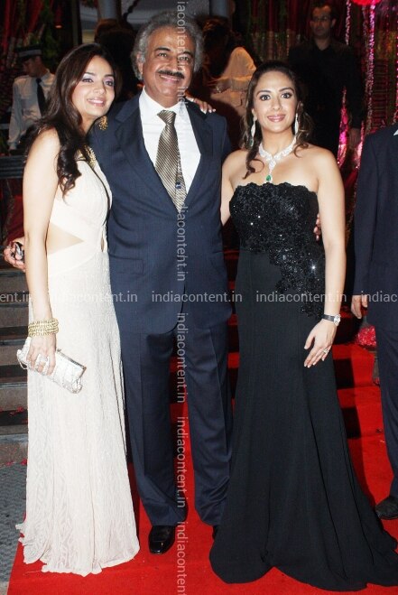 Buy Mumbai Celebrity Sightings Pictures Images Photos By Yogen Shah Entertainment Pictures The couple wed in 2001. buy mumbai celebrity sightings pictures