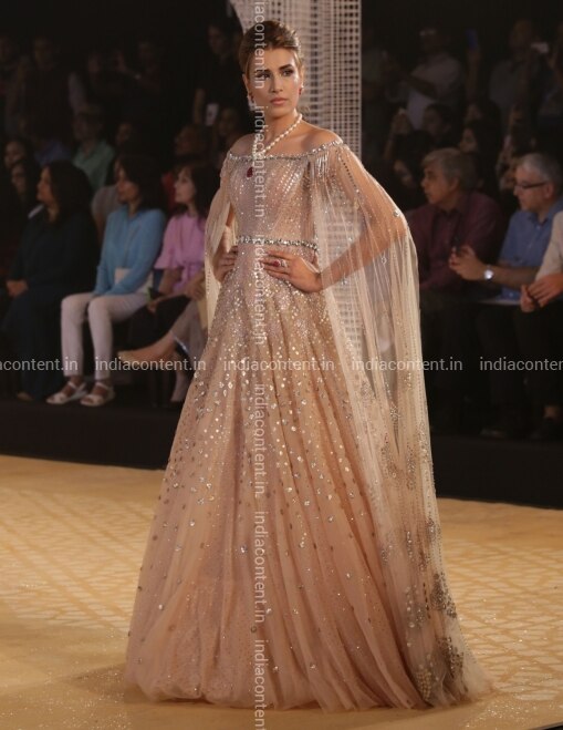 Buy New Delhi A Model Walk The Ramp For Designer Tarun Tahiliani At India Couture Week 2018 In New Delhi On July 25 2018 Photo Amlan Paliwal Ians Pictures Images Photos By Aditi rao hydari, who walked the ramp as his showstopper looked exquisite in a peach lehenga teamed with heavy gold jewellery. india content