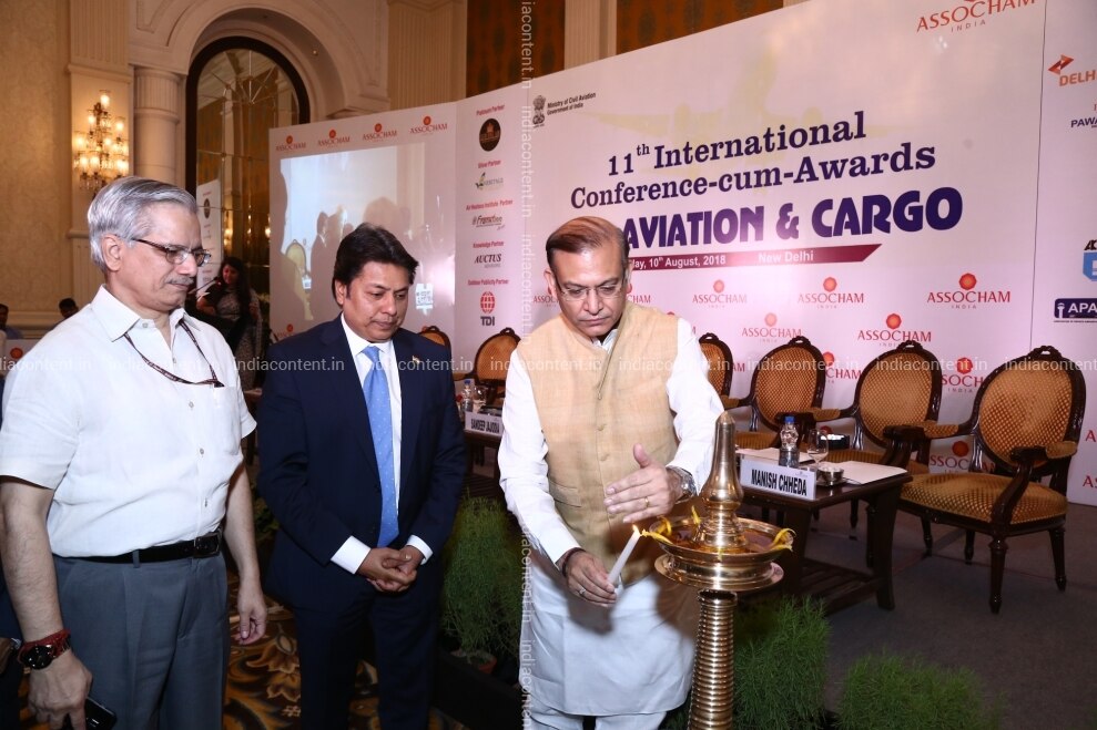 Buy New Delhi Union Mos For Civil Aviation Jayant Sinha Lights The Ceremonial Lamp Along With Ministry Of Civil Aviation Secretary Rn Choubey And Assocham President Sandeep Jajodia During The Assocham 11th #prashant_choubey ने i love you बोलकर #akshara_singh से किया अपने प्यार का इज़हार। #jila_top_stage.