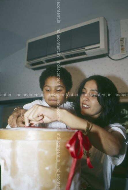 Buy Neena Gupta With Her Daughter Masaba Pictures Images Photos By Fawzan Husain Archival Pictures Reportedly, her mother wanted her to become an ias officer. india content