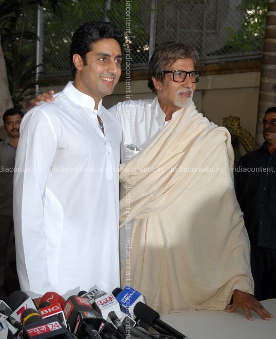 Buy Bollywood Actors Amitabh Bachchan With His Son Abhishek Bachchan Pictures Images Photos By Mandar Deodhar Archival Pictures Abhishek bachchan's birth name is abhishek amitabh srivastav.