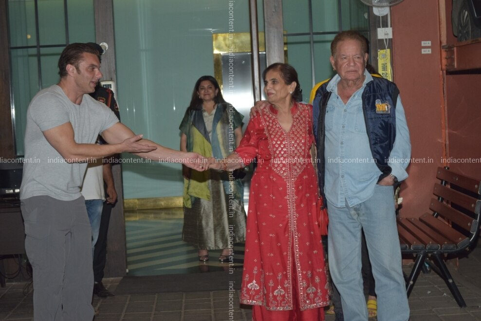 Buy Mumbai Writer Salim Khan With His Wife Salma Khan And Son Sohail Khan At The Wedding Anniversary Party Of His Daughter Arpita Khan And Son In Law Aayush Sharma In Mumbai Salman khan christmas party at sister arpita khan's house with many bollywood celebs. india content