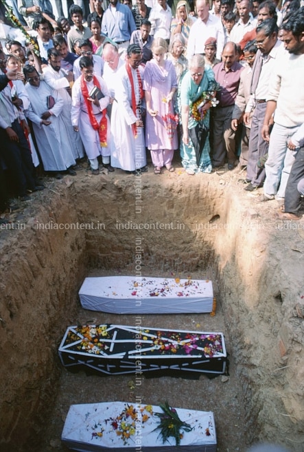 Buy Graham Staines Burial Ceremony Pictures Images Photos By Bandeep Singh Archival Pictures Explore more on graham staines.