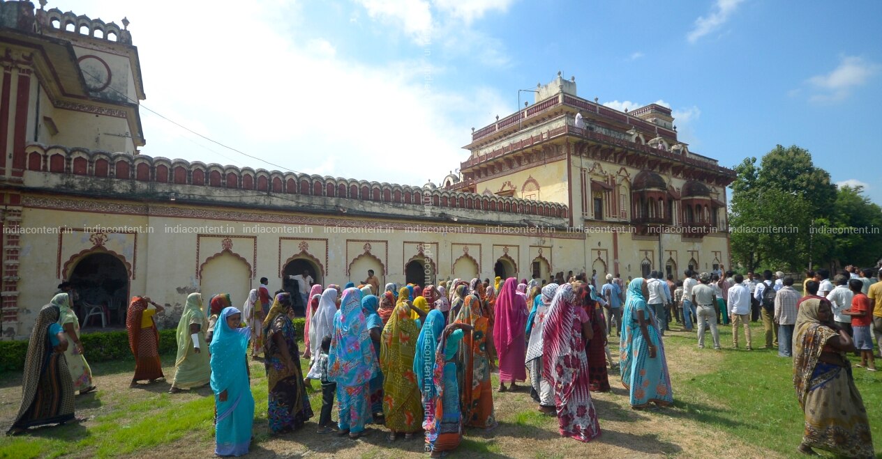Buy Amethi Story Pictures Images Photos By Maneesh Agnihotri News Pictures The gandhi bastion got an extra dose of drama on friday when the local royal family — rajya sabha member sanjay singh and three children from his first wife garima. buy amethi story pictures images