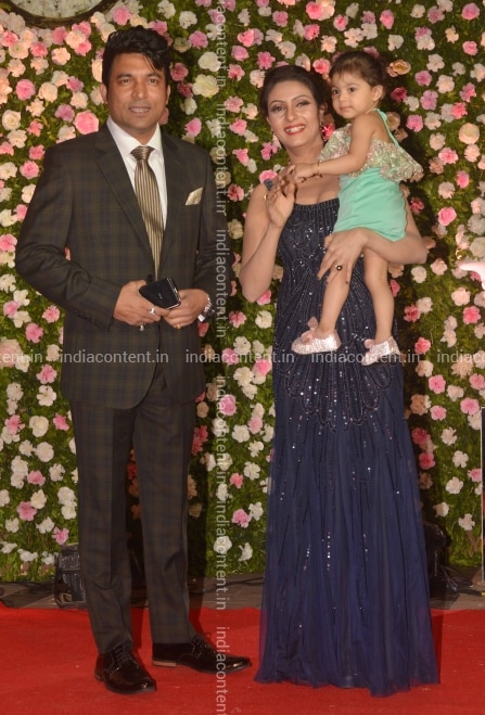 Chandan Prabhakar See The Photos Of Chandan Prabhakar Aka Chandu Chai Wala Wife We are going to sharing some answers of people frequently popular indian comedian chandan prabhakar official instagram handle, twitter account, facebook page, youtube channel & all social media profile links. chandan prabhakar see the photos of