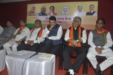 BJP leaders during MLA meeting in Mumbai