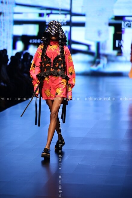 Buy New Delhi A Model Showcase Creations Of Designer Dhruv Kapoor During Lotus Make Up India Fashion Week Spring Summer 2019 In New Delhi On Oct 13 2018 Photo Amlan Paliwal Ians He won the vogue india fashion fund 2015 in delhi. indiacontent